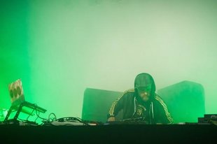 『ザ・バグが表現するサウンドとは』強烈な重低音の世界を魅せるザ・バグのロングインタビュー 〜Part.1〜