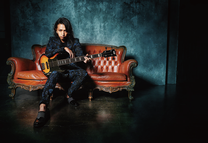 明希（シド）　多彩さのなかで研ぎ澄まされた核｜ベース・マガジン2017年10月号より