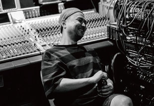 トラックメイカーIllicit Tsuboi氏が語る、ビート・ミュージックの"大きな音"の正体｜サウンド&レコーディング・マガジン2018年４月号より